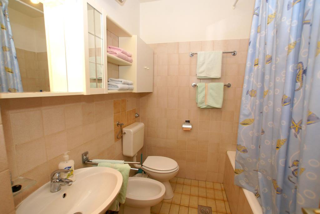 Apartment Ana 1 Малинска Номер фото