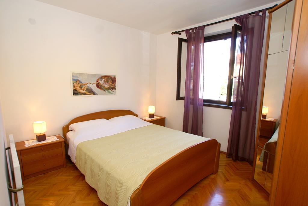 Apartment Ana 1 Малинска Номер фото
