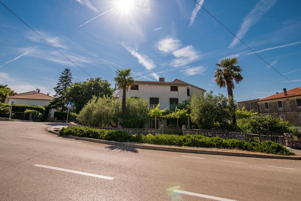 Apartment Ana 1 Малинска Экстерьер фото