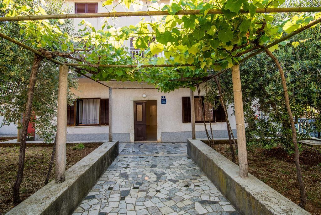 Apartment Ana 1 Малинска Экстерьер фото
