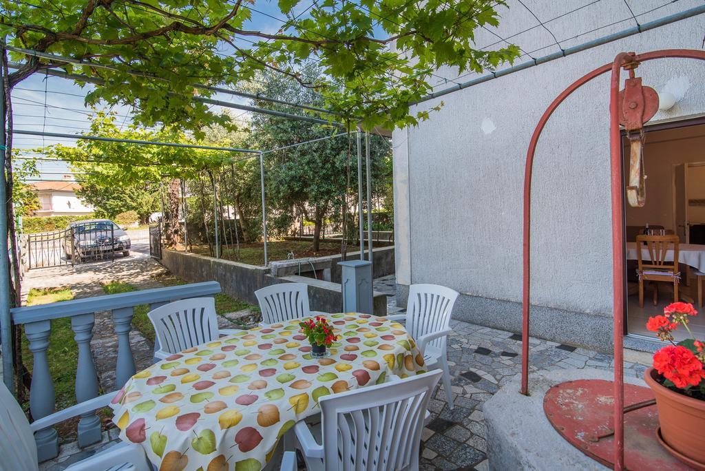 Apartment Ana 1 Малинска Экстерьер фото