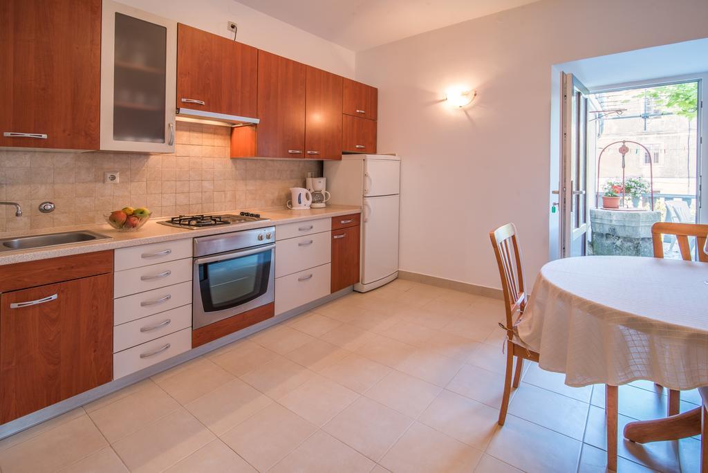 Apartment Ana 1 Малинска Экстерьер фото