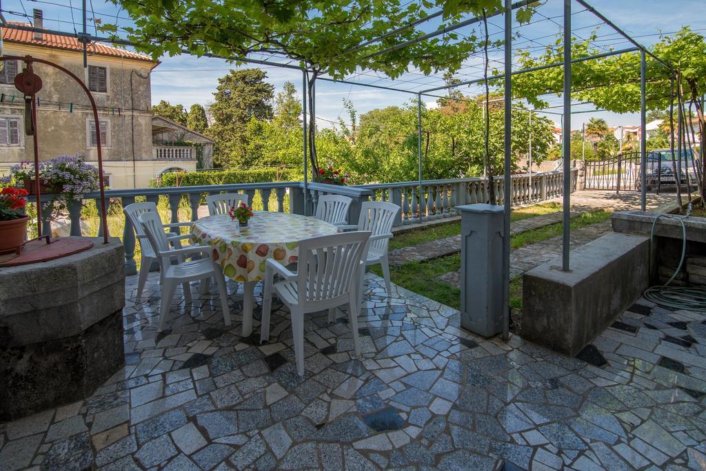Apartment Ana 1 Малинска Экстерьер фото