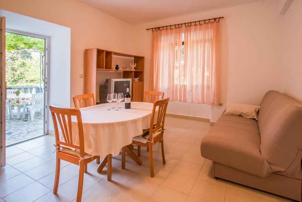Apartment Ana 1 Малинска Экстерьер фото