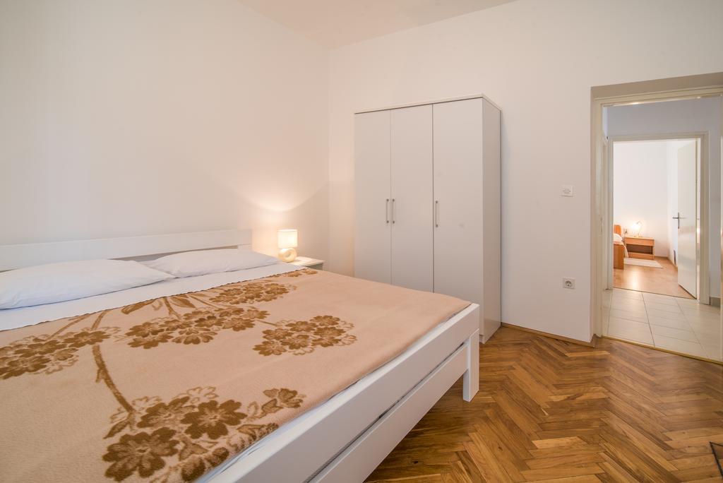 Apartment Ana 1 Малинска Экстерьер фото
