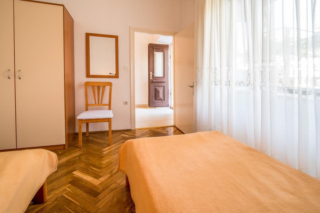 Apartment Ana 1 Малинска Экстерьер фото