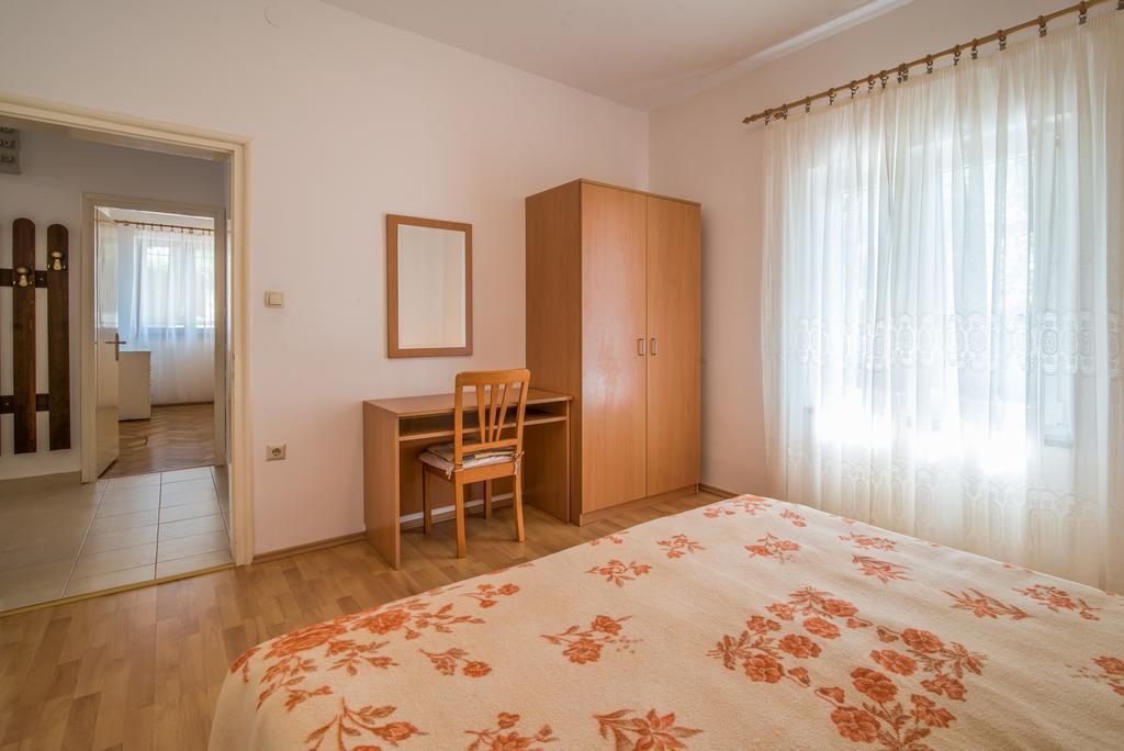 Apartment Ana 1 Малинска Экстерьер фото